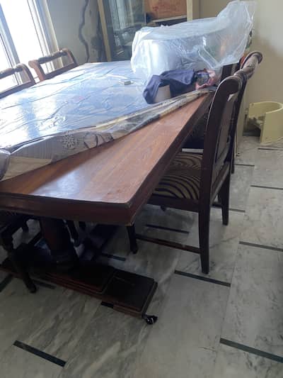 Selling Dinning table with 6 chairs