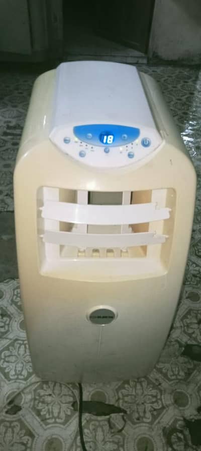 eleckta air conditioner portable 1.25 ton original condition