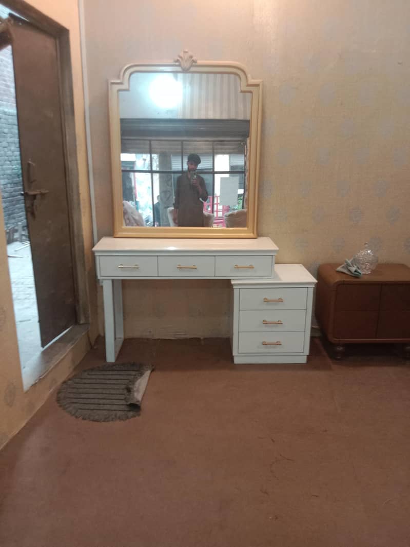 dressing table 1