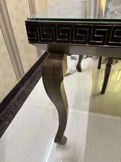 Spacious 6-Seater Dining Table – Good Condition