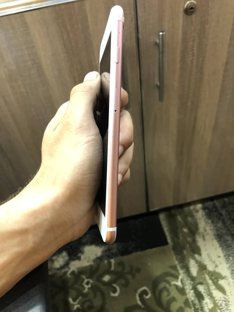 Apple iPhone 7 Plus 2