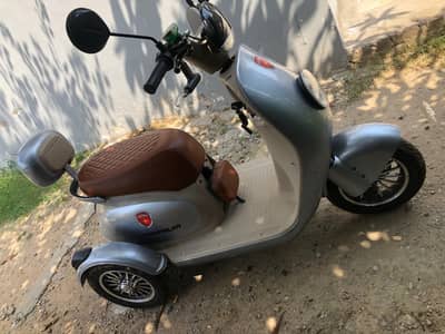Metro Premium Electric 3-Wheeler | Brand New Condition | DHA Phase 7