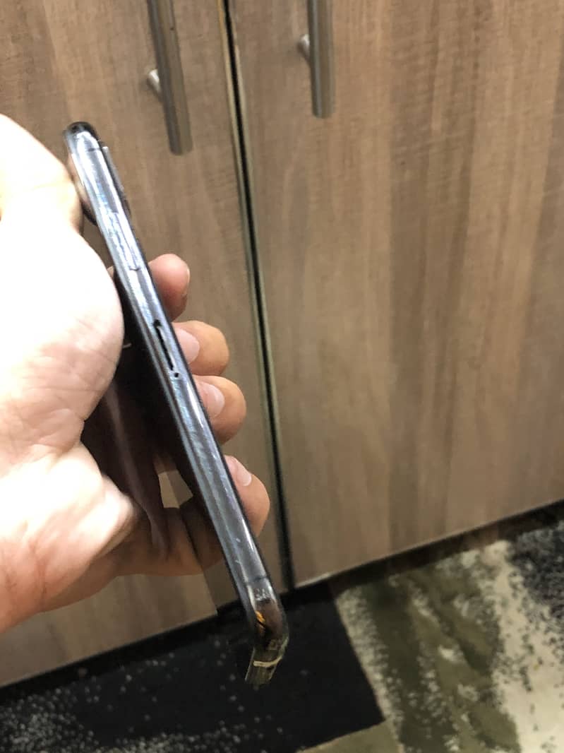 Apple iPhone X 2
