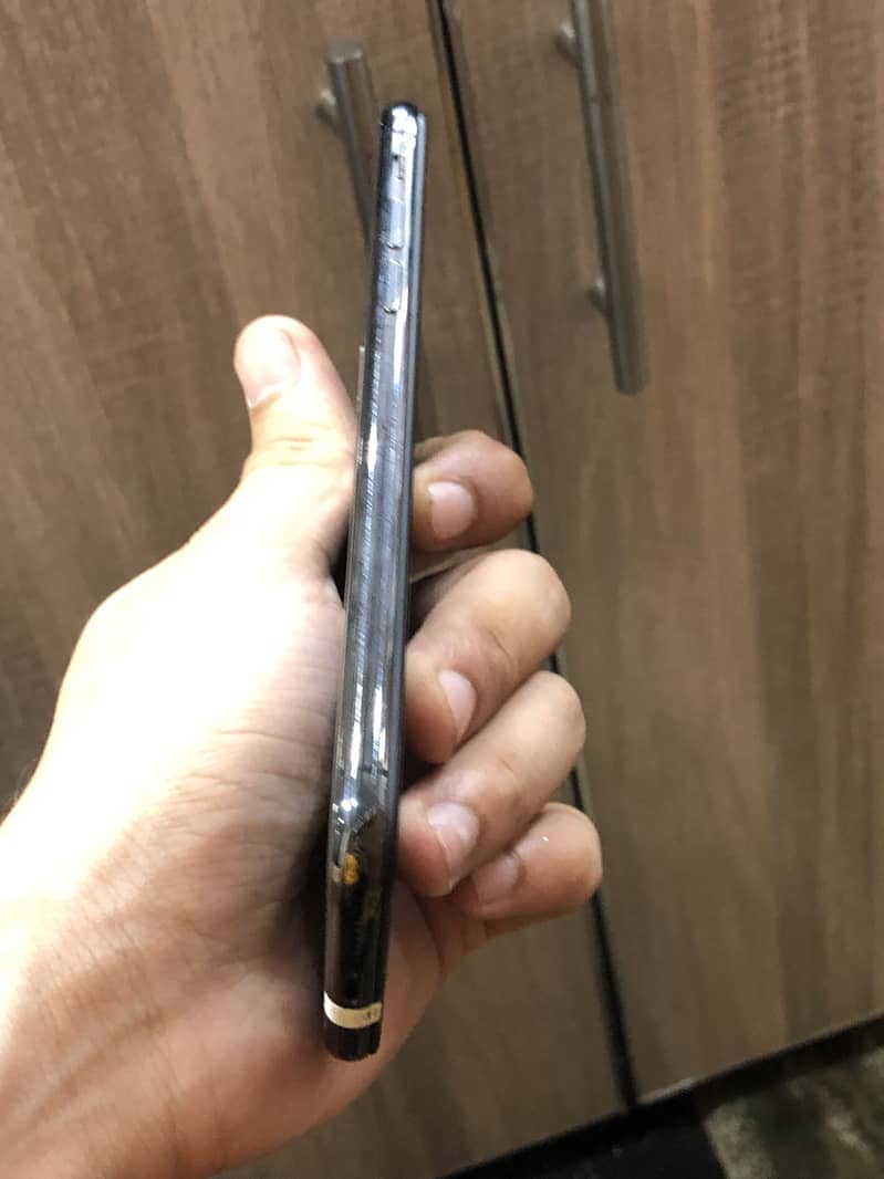 Apple iPhone X 3