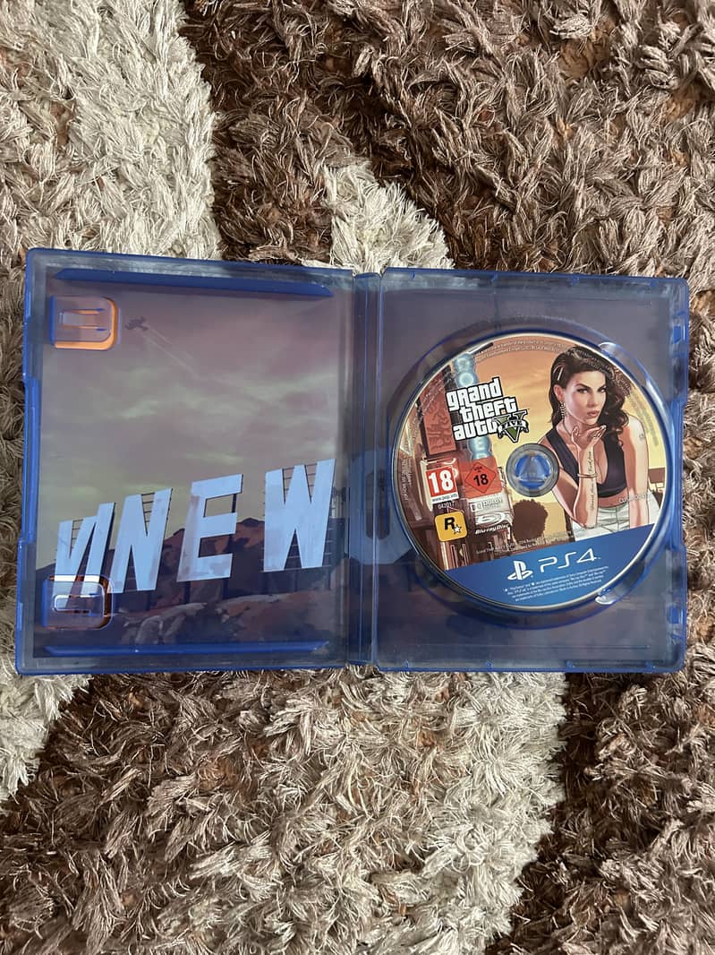 Minecraft + GTA 5 [PS4] Edition 8