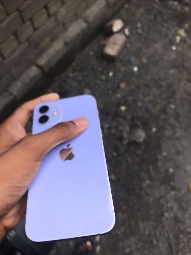 Apple iPhone 12 3