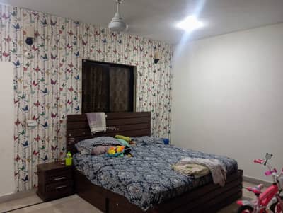 3 Bed Lounge With Roof | 3rd Floor | Excellent Ventilation | VIP Block 15, Gulistan-E-Johar |