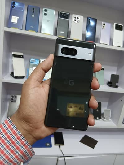 Google pixel 7 8Gb 128Gb ( Official waterpack) Mint condition