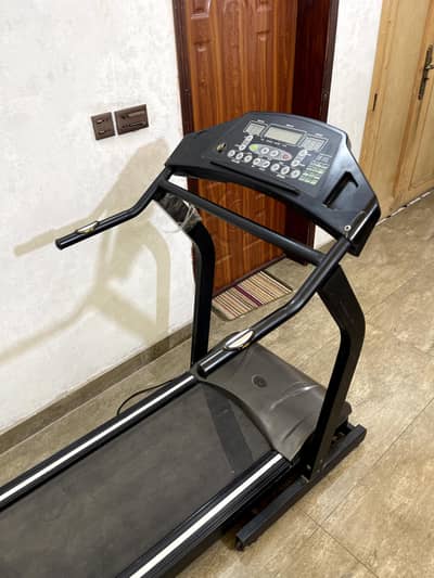 Motorized Electric Treadmill with Auto Incline & Digital Display