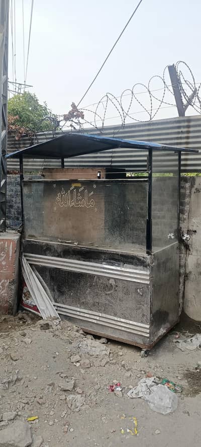Burger Shawarma Counter Steel sheet lgi hy nechy long ka frame hy Good
