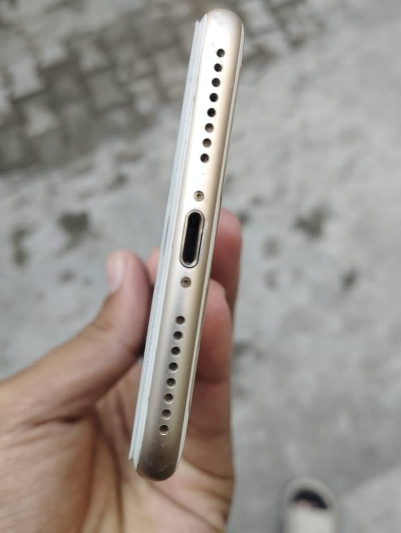 Apple iPhone 7 Plus 1