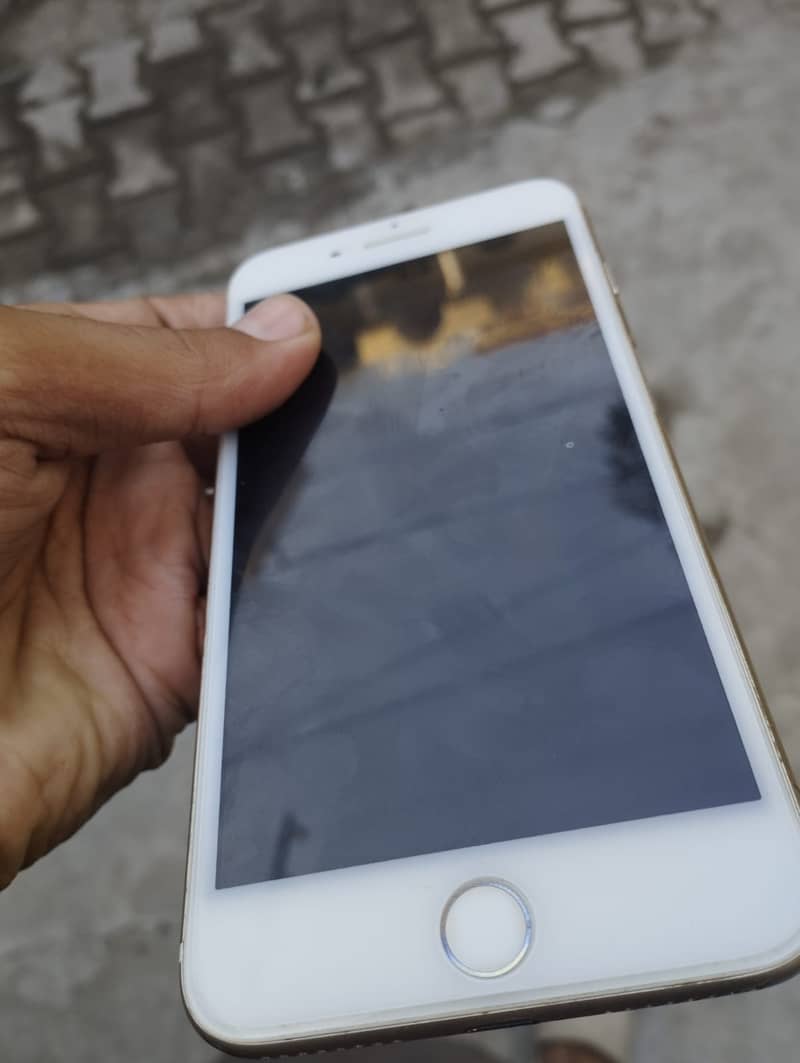Apple iPhone 7 Plus 4