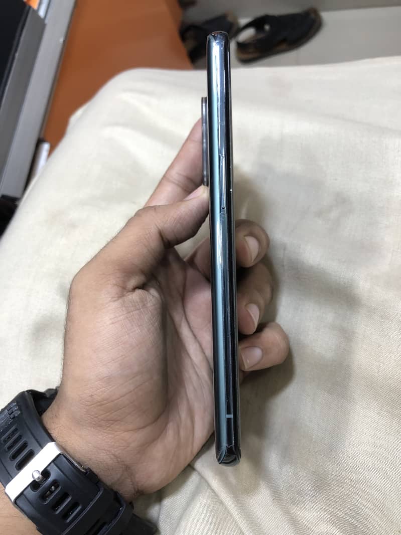 One Plus 9 Pro 6