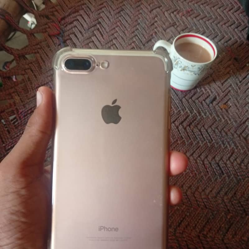 Apple iPhone 7 Plus 2