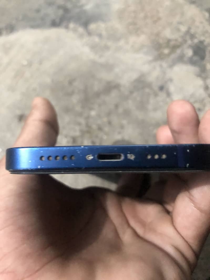 Apple iPhone 12 3