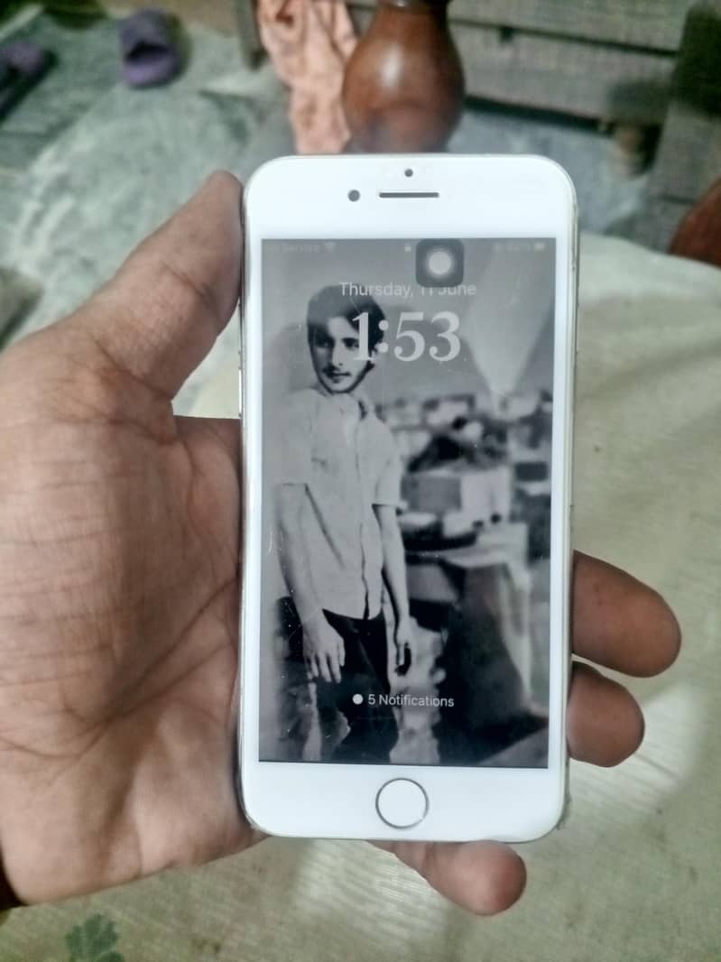 Apple iPhone 8 1