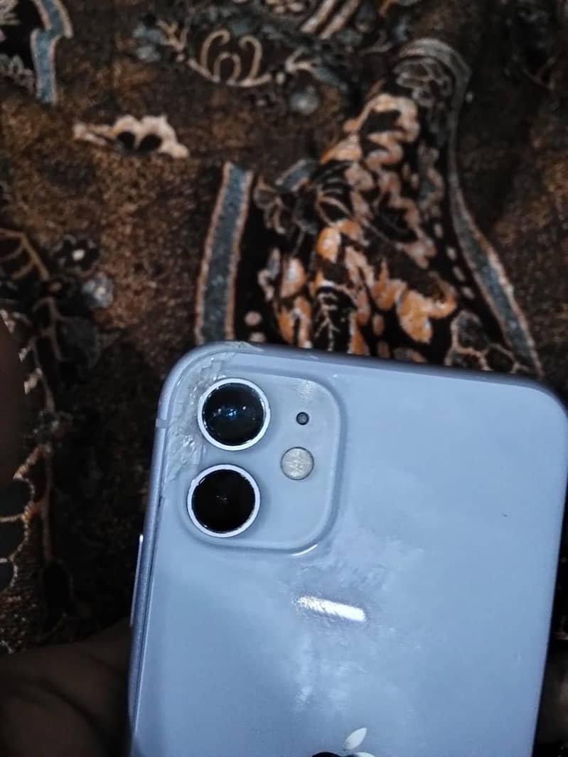 Apple iPhone 11 4