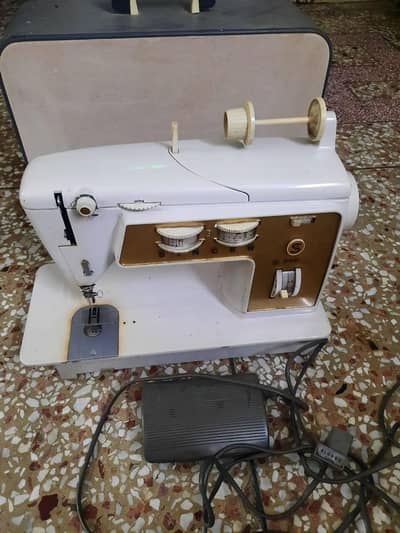 vintage singer German sewing machine