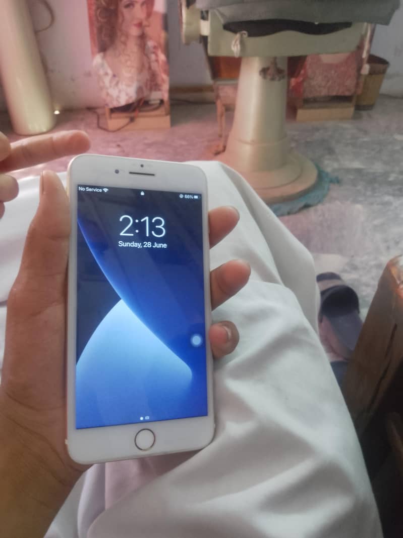 Apple iPhone 7 Plus 1