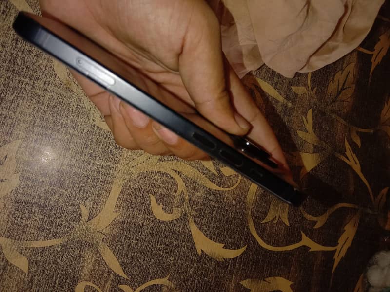 Apple iPhone 15 2