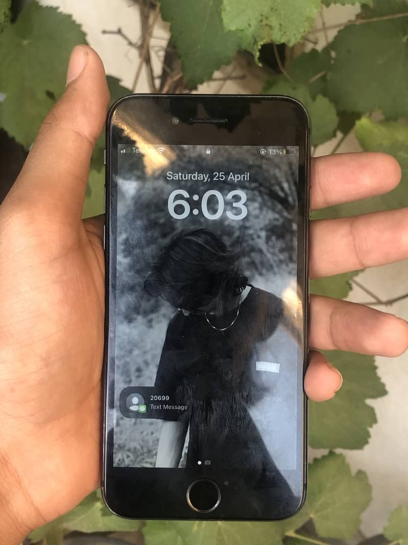 Apple iPhone 8 1