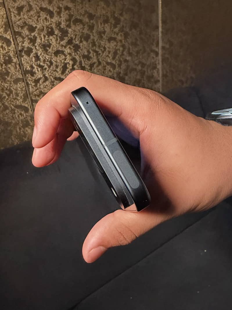 Google Pixel 9 5