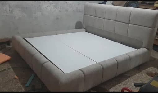 Double bed with bubble edges