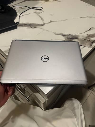 DELL . . . 10/10 LAPTOP