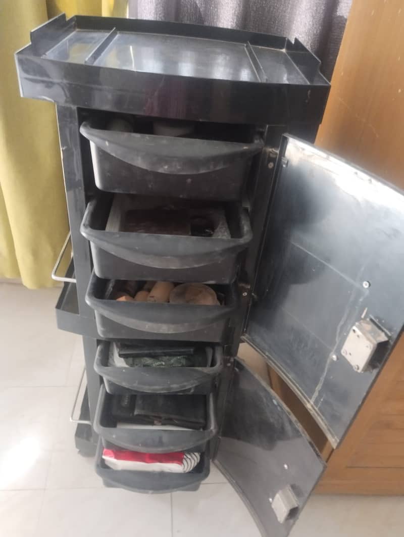 Make up trolley 1