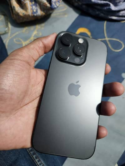 Apple iPhone 16 Pro