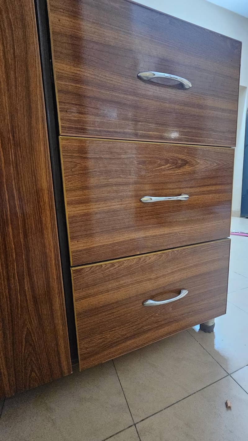Wardrobe 0