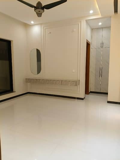 In Top City 1 - Block B 1 Marla House For rent