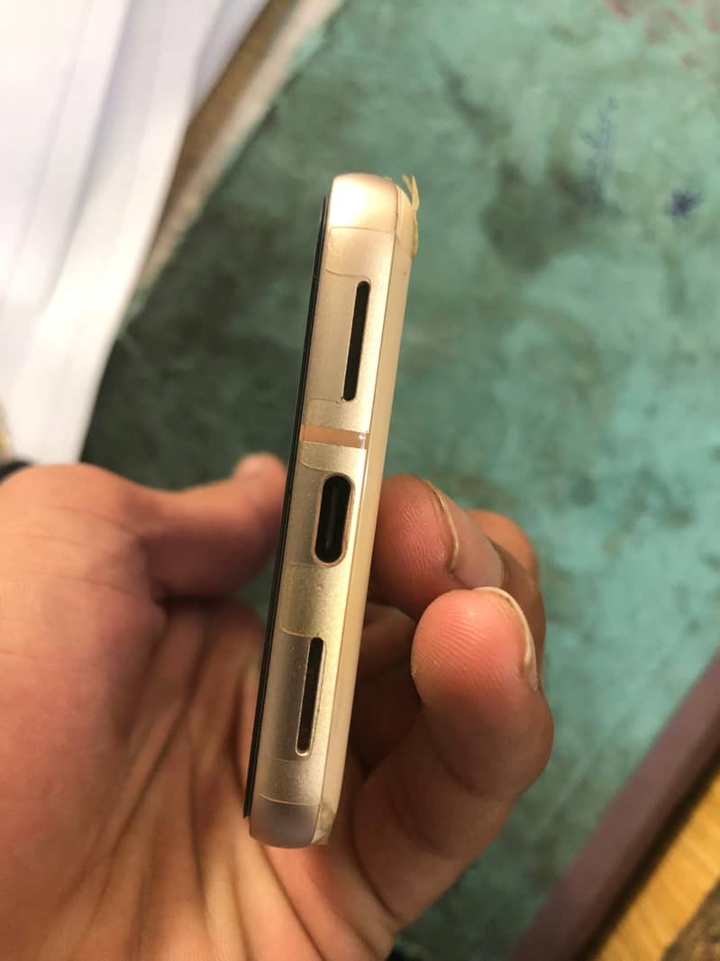 Google Pixel 8 4