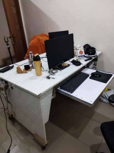 White table with Underground wiring system + Tyres