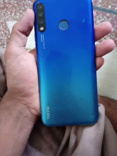 Tecno Spark 4