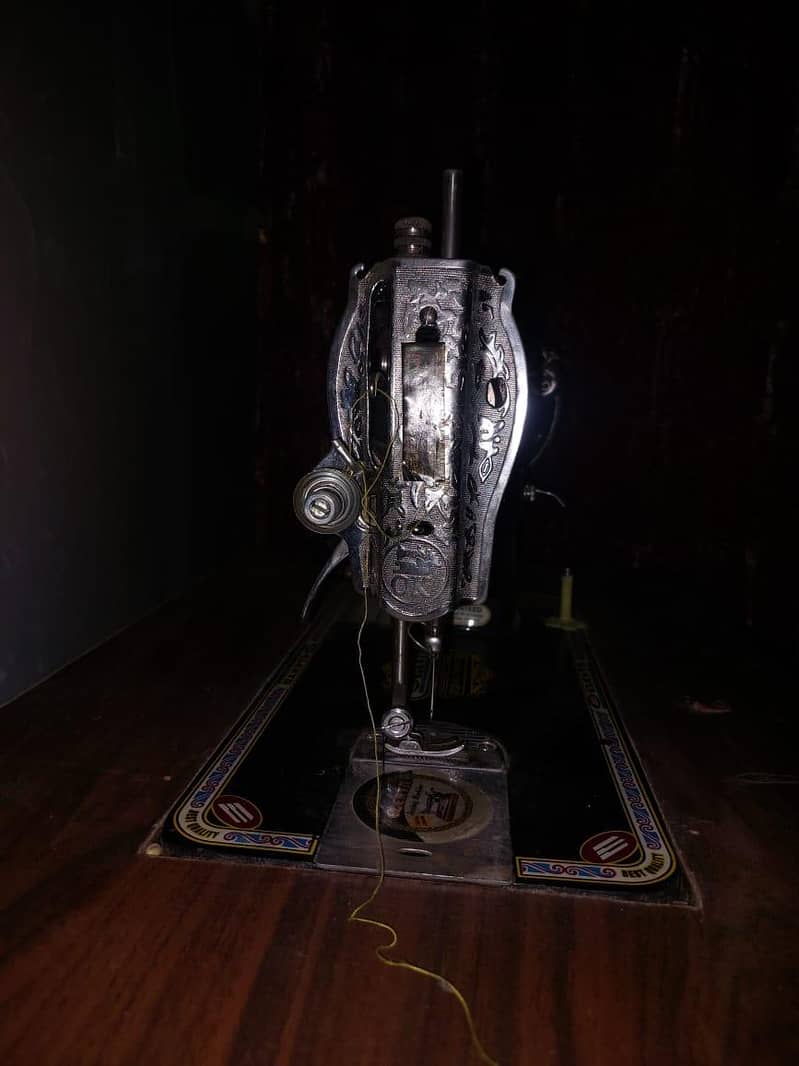 sewing machine 4