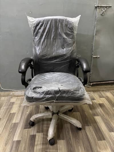 Office Chair In Very New Condition