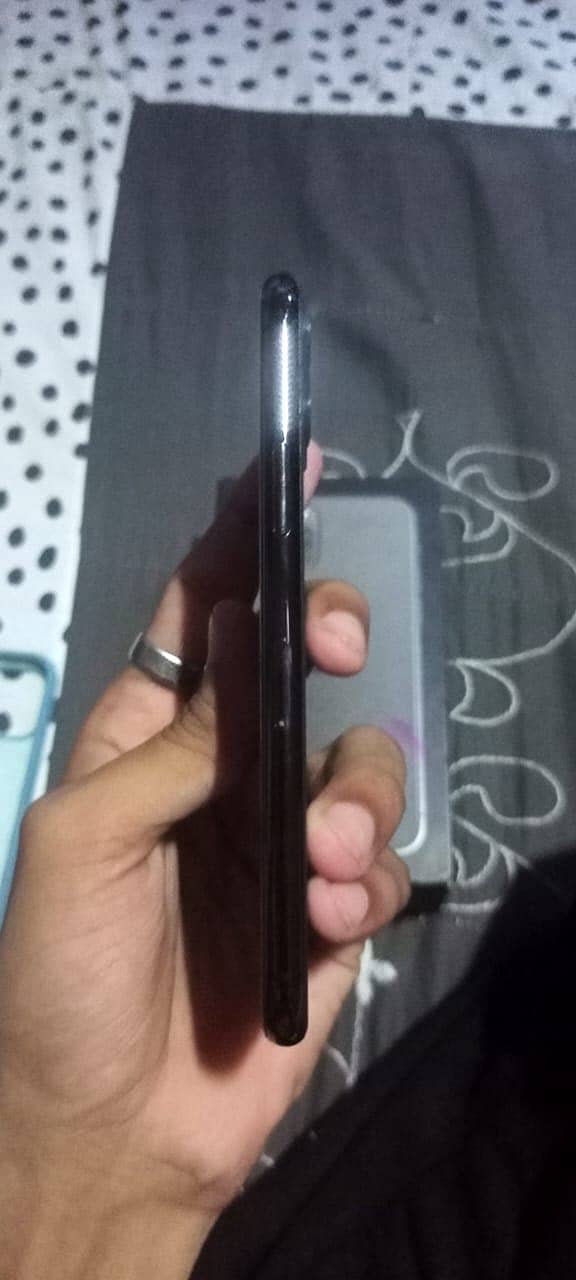 Apple iPhone 11 Pro 2