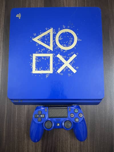 PS4 Slim 1TB special Edition days of play
