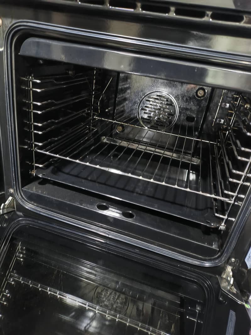 Baking oven 1