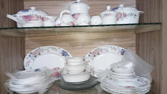 new unused dinner set for sell