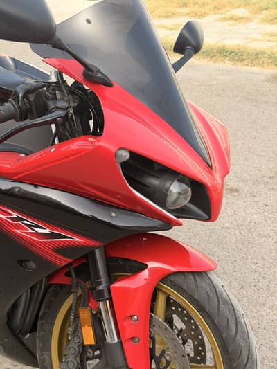 Yamaha R1 2013