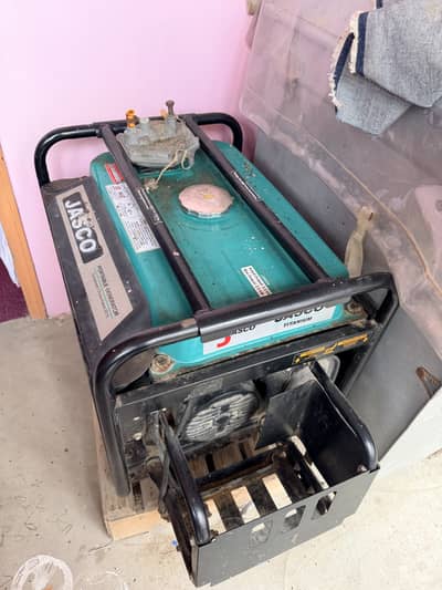 Jasco 2.5 Kva generator for sale, like new, very slighlty used