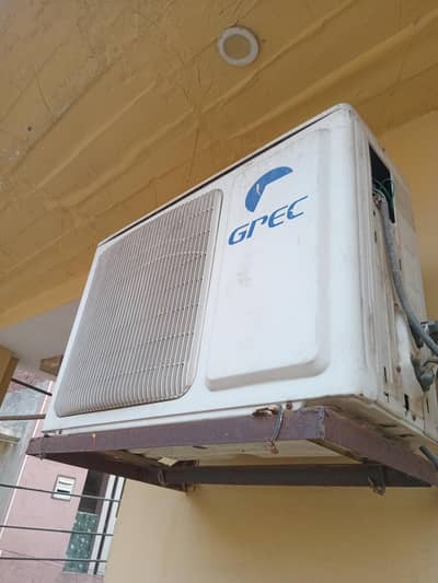 gree 1 ton ac total genuine sirf gas thori km hy