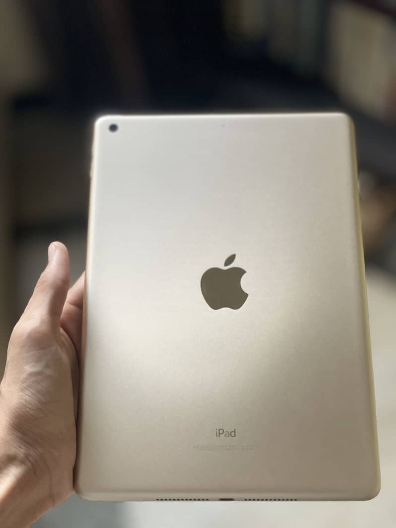 Ipad (5th generation) 1