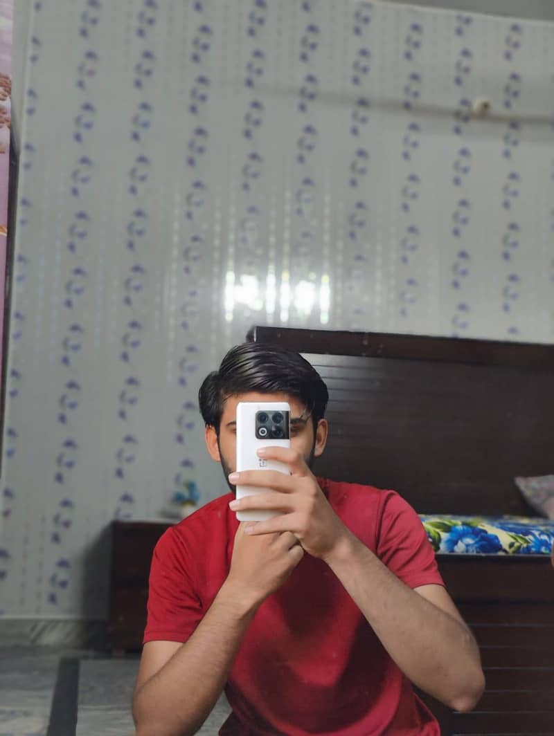 One Plus 10 Pro 6