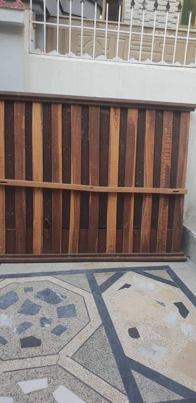 king bed + metters urgent sale wood oginal h