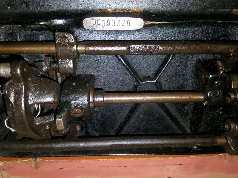 Singer Sewing Machine 1