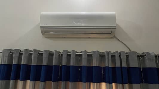 FLOWER 1.5 Ton DC Inverter AC – Excellent Cooling – New Condition