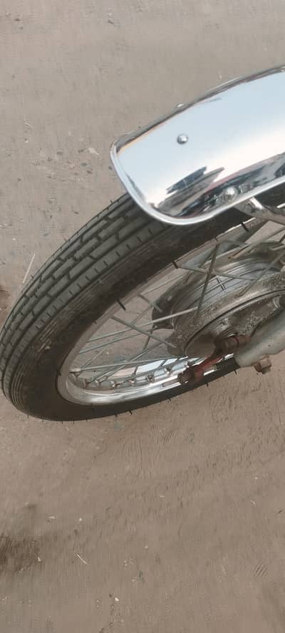 good condition 125 Blak first owner